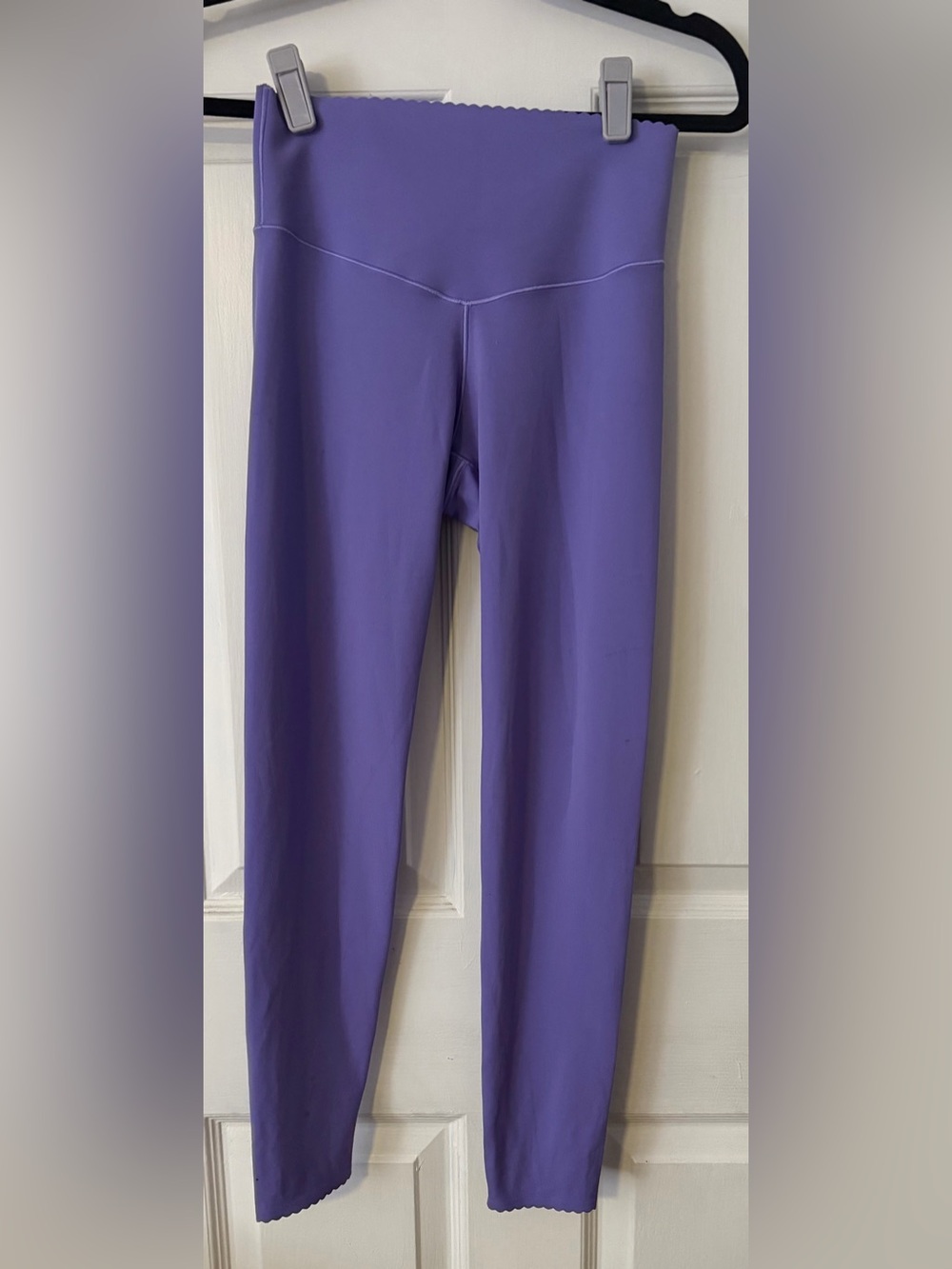 OFFLINE by Aerie Real Me XTRA Hold Up Scallop Leggings Solar Violet Size Small